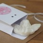 Le savon ange dans sa pochette personnalisée