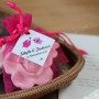 Petit savon fleur dans son pochon personnalisé