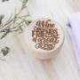 Bouchon de vin en bois avec des citation sur le vin 