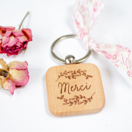 Le porte clé en bois personnalisé mariage